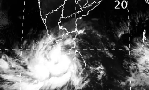 ഓഖി ചുഴലിക്കാറ്റ്: നേരിട്ടത് അപ്രതീക്ഷിത ദുരന്തം, മുന്നറിയിപ്പ് ലഭിച്ചത് 30ന് തന്നെയെന്ന് മുഖ്യമന്ത്രി