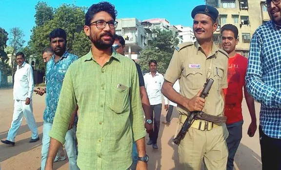 ജിഗ്നേഷ് മേവാനിയ്ക്ക് എതിരായ അറസ്റ്റ് വാറന്റ് പിൻവലിച്ചു