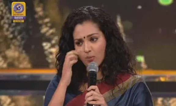 'കേരളത്തിലെ നഴ്‍സുമാര്‍ക്കും രാജേഷ് പിളളയ്ക്കും ഈ പുരസ്കാരം ഞാന്‍ സമര്‍പ്പിക്കുന്നു'; കണ്ണു നിറഞ്ഞ് പാര്‍വ്വതി