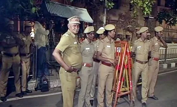 പോയസ് ഗാർഡനിലും ആദായനികുതി വകുപ്പിന്റെ റെയ്ഡ്: ശശികല കഴിഞ്ഞ മുറികള്‍ അരിച്ചുപെറുക്കി
