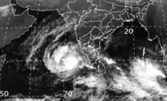 Cyclone ockhi, Cyclone in Tamil Nadu, Cyclone Ockhi in tamil nadu, kerala rains, chennai rains, lakshwadeep islands, weather forecast, IMD, Met, heavy rains in kerala, rains in tamil nadu