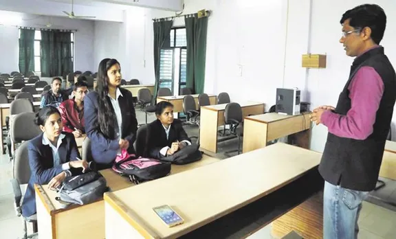 വിദ്യാർത്ഥികൾക്ക് എൻജിനീയറിങ് വേണ്ട; രാജ്യത്ത് ഒഴിഞ്ഞ് കിടക്കുന്നത് 51.5 ശതമാനം സീറ്റ്