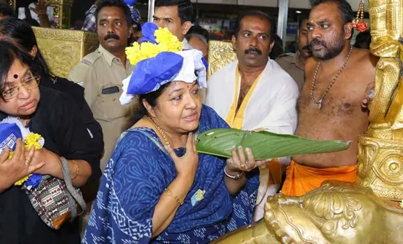 ദർശനപുണ്യം തേടി മലയാളത്തിന്റെ വാനമ്പാടി സന്നിധാനത്ത്