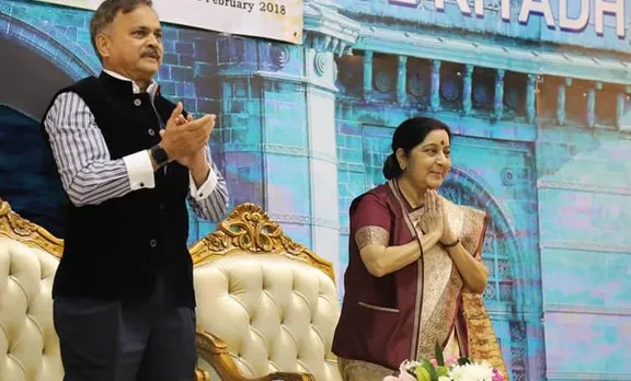 ക്രിമിനലുകളുമായി ഇടപഴകി മരവിച്ച മനസ്സല്ല ജാവേദിന്; അംബാസഡറെ വാനോളം പുകഴ്ത്തി സുഷമ