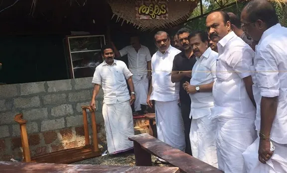 ഷുഹൈബിന്റെ കുടുംബത്തെ കോണ്‍ഗ്രസ് ഏറ്റെടുക്കുന്നതായി പ്രതിപക്ഷ നേതാവ്