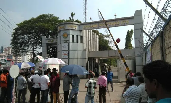 കൊച്ചി കപ്പൽശാലയിൽ പൊട്ടിത്തെറി; അഞ്ച് തൊഴിലാളികൾ മരിച്ചു