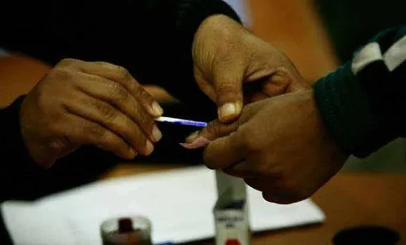 kalamassery repolling, Record polling, റോക്കോർഡ് പോളിങ്, record polling in kerala, കേരളത്തിൽ റെക്കോർഡ് പോളിങ്, Kerala Voting, കേരളത്തിലെ വോട്ടെടുപ്പ്, Voting, വോട്ടെടുപ്പ്, Lok Sabha Election 2019, ലോക്സഭാ തിരഞ്ഞെടുപ്പ് 2019, 3rd Phase Voting, മൂന്നാം ഘട്ട വോട്ടെടുപ്പ്, Kerala Election, Congress, കോൺഗ്രസ്, BJP, ബിജെപി, CPIM, സിപിഎം, LDF, എൽഡിഎഫ്, UDF,യുഡിഎഫ്, NDA, എൻഡിഎ, IE Malayalam, ഐഇ മലയാളം, lok sabha election, lok sabha election 2019 phase 3, election 2019 polling live, lok sabha election 2019 voting, phase 3 lok sabha election 2019, phase 3 election 2019 polling live, election 2019Re Polling, Election, Kerala