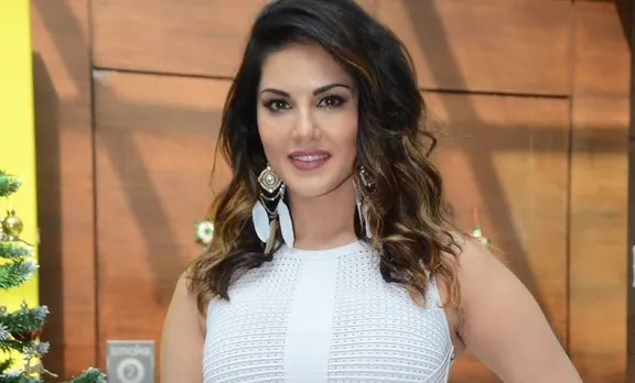 Sunny Leone, Kochi, Valentines Day, February 14, ie malayalam, സണ്ണി ലിയോണ്‍, കൊച്ചി, വാലന്‍റെെന്‍സ് ഡേ, ഐഇ മലയാളം