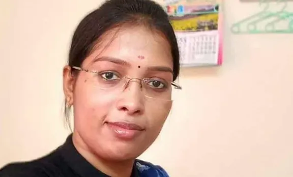 ചിറകില്ലാതെ ആകാശമെത്തിപ്പിടിച്ച് അസ്ന: കണ്ണൂരിന്റെ ദുഃഖപുത്രി ഇനി ഡോക്ടറാണ്