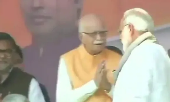 കൈകൂപ്പി നിന്ന് അദ്വാനി; രാഷ്ട്രീയ 'ഗുരുവിനെ' പൊതുവേദിയില്‍ അവഗണിച്ച് മോദി