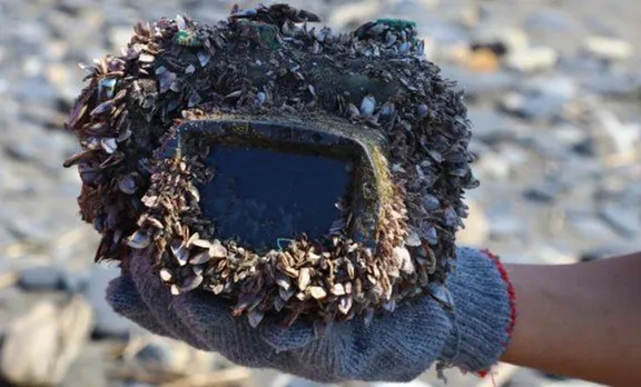 രണ്ട് വര്‍ഷം മുമ്പ് കടലില്‍ വീണു പോയ ക്യാമറ ഒഴുകിയൊഴുകി ഉടമസ്ഥനിലേക്ക്