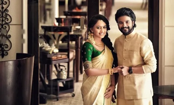 ദീപ്തിക്ക് മോതിരമിട്ട് നീരജ് മാധവ്; വിവാഹ നിശ്ചയം കഴിഞ്ഞു