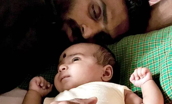 മതമില്ലാത്ത മകന് പേര് നൽകി സി.കെ.വിനീത്; പേരിന് പിന്നിലുണ്ടൊരു പ്രണയം