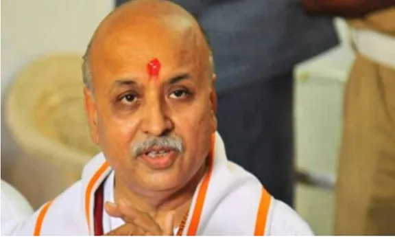 praveen thogadiya against modi