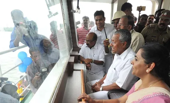 ഇന്നലെ തുടങ്ങി ഇന്നവസാനിച്ചു; മുഖ്യമന്ത്രി ഉദ്ഘാടനം ചെയ്ത റോ റോ ജങ്കാര്‍ സര്‍വ്വീസ് നിര്‍ത്തിവെച്ചു