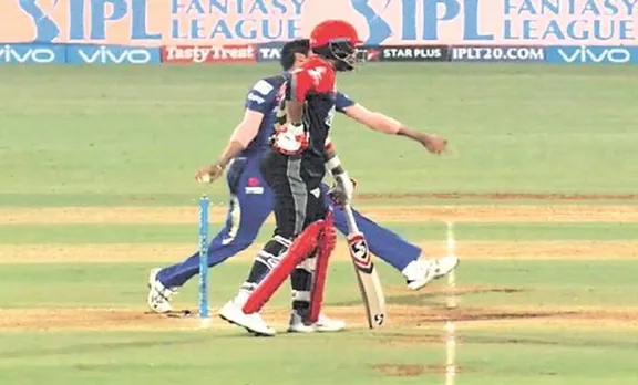 ഇതെന്താ ഡബിളോ!; ഔട്ടായ ഉമേഷ് യാദവ് റീപ്ലേയില്‍ നോണ്‍സ്‌ട്രൈക്കര്‍ എന്‍ഡില്‍