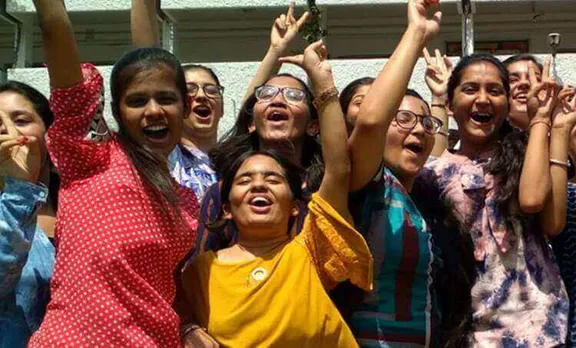 CBSE Board Class 10th Result 2020 LIVE Updates: സിബിഎസ്ഇ 10-ാം ക്ലാസ് പരീക്ഷാഫലം പ്രഖ്യാപിച്ചു, തിളക്കമാർന്ന വിജയവുമായി തിരുവനന്തപുരം മേഖല