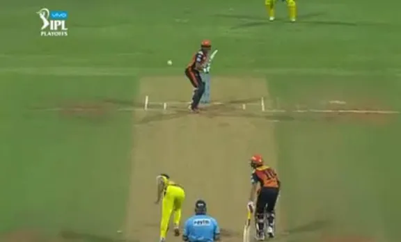 കണ്ണും പൂട്ടി വിധി പറഞ്ഞ് അംപയര്‍; ചാഹര്‍ 'മാനത്തേക്ക് എറിഞ്ഞ' പന്തിന് പിന്നാലെ ആരാധകര്‍