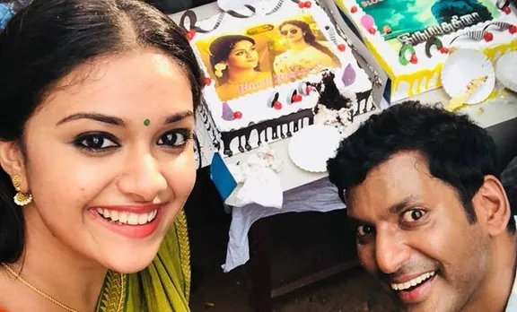 സണ്ടക്കോഴി സെറ്റിൽ കീർത്തിയ്‌ക്കും വിശാലിനും ആഘോഷനേരം