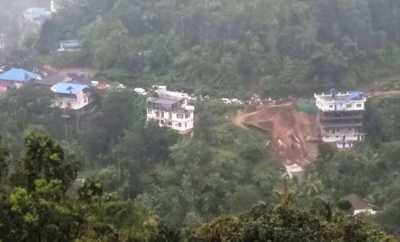 ആനച്ചാലിൽ അപകട സാധ്യതയുള്ള റിസോര്‍ട്ടുകളുടെയും ഹോംസ്‌റ്റേകളുടെയും കണക്കെടുക്കുന്നു