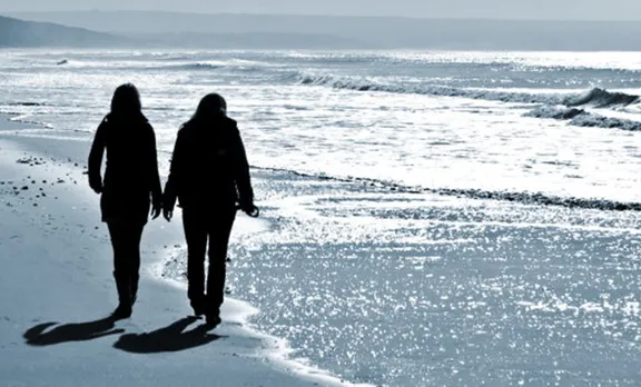 കുട്ടിയെ പുഴയിലേക്ക് എറിഞ്ഞ് ലെസ്ബിയന്‍ കമിതാക്കള്‍ ആത്മഹത്യ ചെയ്തു