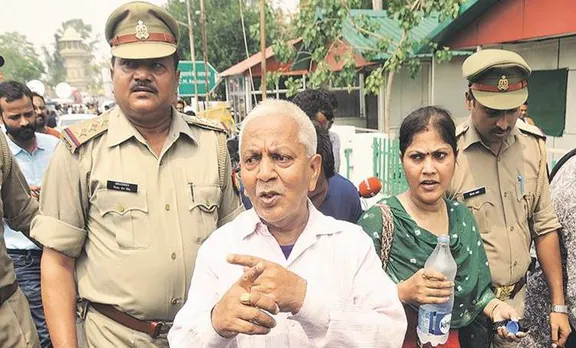 yogi adityanath, bjp, Ram Naik, Abhishek Gupta, Yogi adityanath bribe, Yogi adityanath bribe blame, Uttar Pradesh, Mritunjay Kumar, bjp, india news, indian express