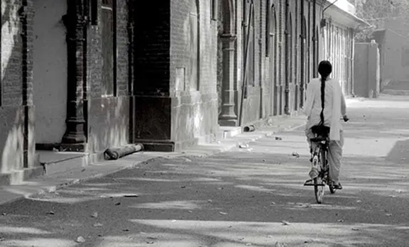 Still from the film 'EK INQUILAB AUR AAYA' by Uma Chakravarti