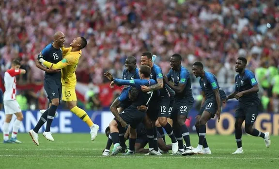 ലോകകപ്പില്‍ ഫ്രഞ്ച് കിസ് (4-2)