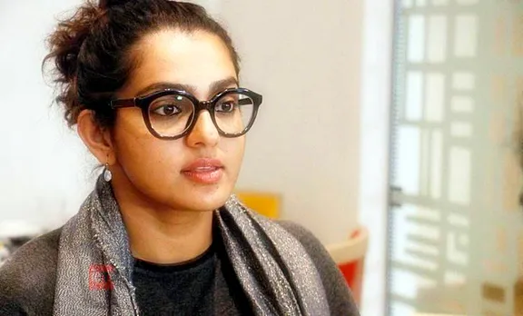 Parvathy, പാർവ്വതി, fake profile, വ്യാജ പ്രൊഫൈൽ, facebook page, ഫെയ്സ്ബുക്ക് പേജ്, Flood, Kerala Flood, കേരളത്തിൽ പ്രളയം, iemalayalam, ഐഇ മലയാളം