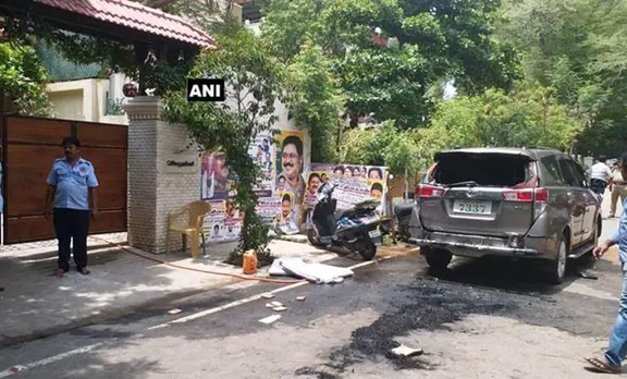 ടിടിവി ദിനകരന്റെ കാറിന് നേരെ പെട്രോള്‍ ബോംബേറ്; രണ്ട് പേര്‍ക്ക് പരുക്ക്