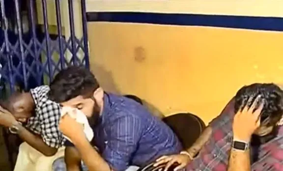മുഖ്യമന്ത്രിയുടെ ദുരിതാശ്വാസ നിധിയിലേക്കെന്ന വ്യാജേന ബക്കറ്റ് പിരിവ്; മൂന്നു യുവാക്കൾ അറസ്റ്റിൽ
