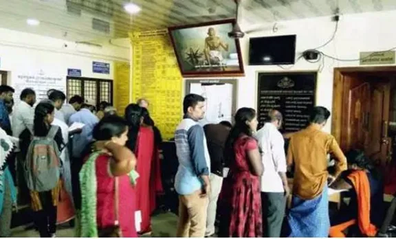 പ്രളയത്തിൽ രേഖകൾ നഷ്ടപ്പെട്ടവർക്ക് പുതിയ രേഖകൾ നൽകാനുള്ള അദാലത്തുകൾ ആരംഭിച്ചു