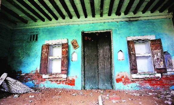 'താഴുകൾ തുരുമ്പെടുത്തിരിക്കുന്നു' ദാദ്രി കൊലപാതകത്തിൽ നീതികാത്ത്  അഖ്‌ലാക്കിന്റെ  കുടുംബം