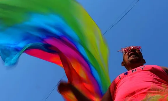 പ്രണയിനികൾക്ക് ഒന്നിച്ച് ജീവിക്കാൻ അനുമതി നൽകി ഹൈക്കോടതി