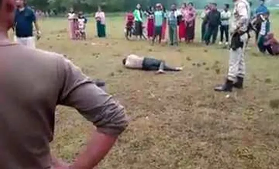 പൊലീസുകാരുടെ കണ്‍മുന്നില്‍ മുസ്‌ലിം യുവാവിനെ ആള്‍ക്കൂട്ടം മര്‍ദ്ദിച്ച് കൊലപ്പെടുത്തി