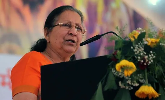 'കുട്ടിയുടെ കൈയില്‍ നിന്നും ചോക്ലേറ്റ് പെട്ടെന്ന് പിടിച്ച് വാങ്ങാനാവില്ല'; പട്ടികവര്‍ഗ നിയമത്തില്‍ സുമിത്ര മഹാജന്‍