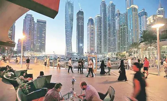 UAE, യുഎഇ, UAE visa fine waiver scheme, യുഎഇയുടെ വിസാ പിഴ ഇളവ് പദ്ധതി, UAE visa fine waiver scheme for Indian expats, ഇന്ത്യക്കാർക്ക് വിസാ പിഴ ഇളവ് പദ്ധതിയുമായി യുഎഇ, Abu Dhabi, അബുദാബി, Dubai, ദുബായ്, Sharjah, ഷാര്‍ജ, Fujairah, ഫുജൈറ, Ras Al Khaimah, റാസ് അല്‍ ഖൈമ, Umm Al Quwain, ഉം അല്‍ ക്വെയ്ന്‍, Ajman, അജ്മാന്‍ Latest news, Gulf news, ie malayalam, ഐഇ മലയാളം