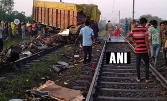 rajadhani express derailed