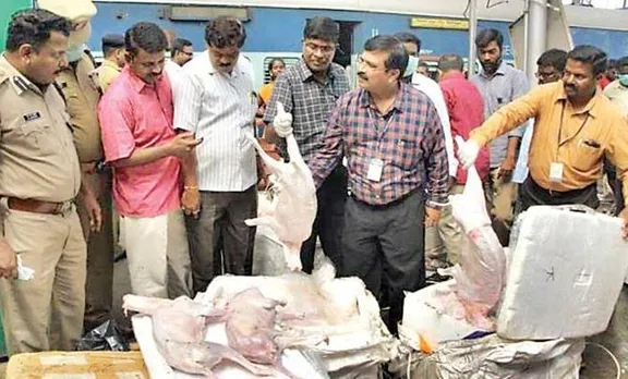 റെയിൽവേ സ്റ്റേഷനില്‍ നിന്നും 1,100 കി.ഗ്രാം പട്ടിയിറച്ചി പിടിച്ചെടുത്തു