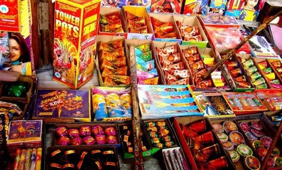 മൂന്നു വയസ്സുകാരിയുടെ വായിൽ പടക്കം വച്ച് യുവാവ് തീകൊളുത്തി