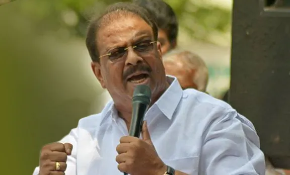 കളി തുടരുന്ന കെ സി; കളിയറിയാതെ ഒസിയും ആർ സിയും