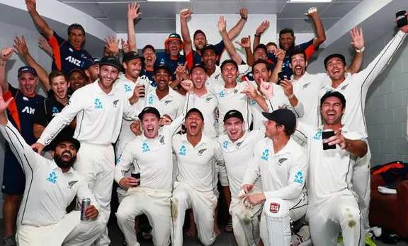 പാക്കിസ്ഥാനെതിരെ ചരിത്ര വിജയം, ആടിത്തിമിർത്ത് ആഘോഷിച്ച് ന്യൂസിലൻഡ് താരങ്ങൾ