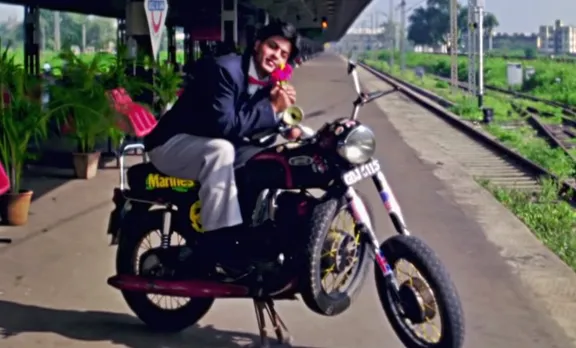 'ഇതിലാണ് ഞാന്‍ വളര്‍ന്നത്'; ജാവ കണ്ട് കാലങ്ങള്‍ക്ക് പിന്നിലേക്ക് റൈഡ് ചെയ്ത് ഷാരൂഖ് ഖാന്‍