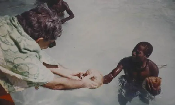 'നാളികേരവും ഇരുമ്പും സമ്മാനമായി നല്‍കിയാല്‍ മൃതദേഹം വീണ്ടെടുക്കാം'; ഗോത്രവര്‍ഗക്കാരെ പ്രീതിപ്പെടുത്താന്‍ നീക്കം