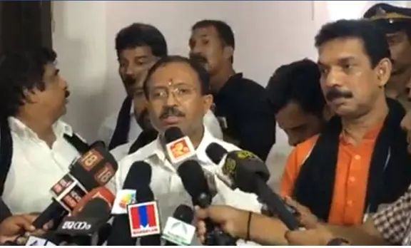കസ്റ്റഡിയിലെടുത്തവരുടെ ആർഎസ്എസ് ബന്ധം സ്ഥിരീകരിച്ചു; പ്രതിഷേധം അവസാനിപ്പിച്ച് മുരളീധരന്‍ എംപി