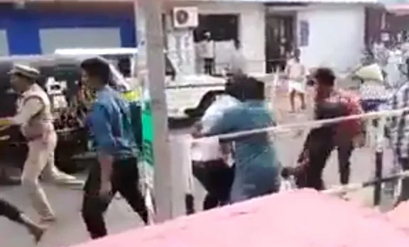 പി.കെ ഫിറോസിനെതിരെ പ്രതിഷേധിച്ച പി.ഡി.പി പ്രവര്‍ത്തകരെ ഓടിച്ചിട്ട് തല്ലി ലീഗ് പ്രവര്‍ത്തകര്‍