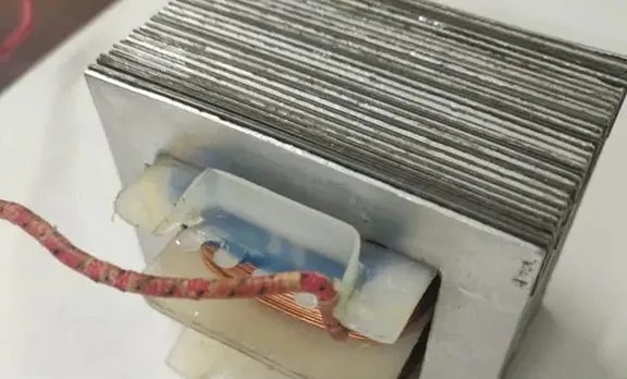 കണ്ണൂരിലേതിന് സമാനമായ സ്വര്‍ണ കടത്ത്; മൈക്രോവേവ് അവനില്‍ കടത്താന്‍ ശ്രമിച്ച സ്വര്‍ണം പിടിച്ചെടുത്തത് ഹൈദരാബാദില്‍