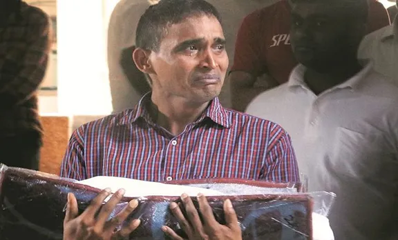 'പിഞ്ചോമനയുടെ മൃതശരീരം ചവിട്ടിയിൽ പൊതിഞ്ഞു', ഒരച്ഛന്റെ ദയനീയത