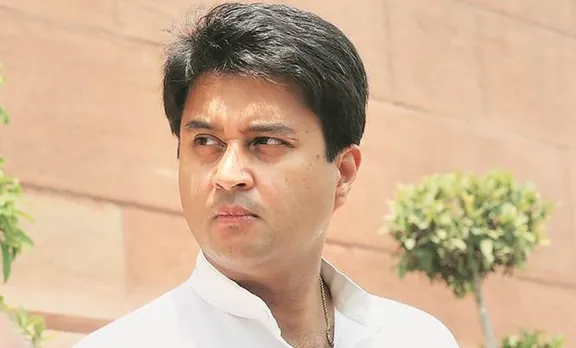 ബിജെപി റാലിയിൽ കൈപ്പത്തി ചിഹ്നത്തിൽ വോട്ട് ചോദിച്ച് സിന്ധ്യ; പരിഹസിച്ച് കോൺഗ്രസ്