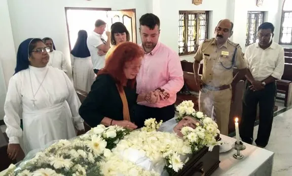 കൊച്ചിയിൽ ചുവപ്പുനാടയിൽ കുരുങ്ങിയ ലണ്ടൻ സ്വദേശിയുടെ മൃതദേഹം 11ാം ദിവസം സംസ്‌കരിച്ചു